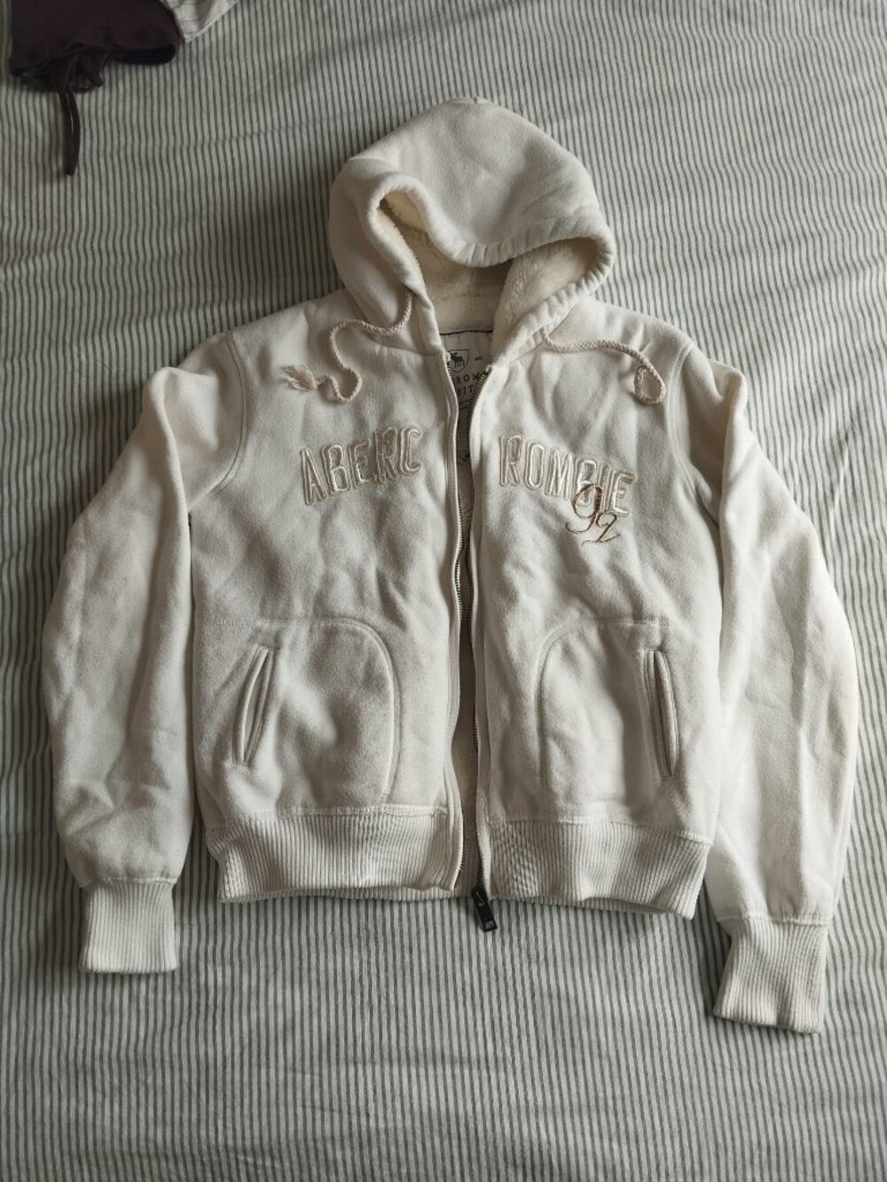 abercrombie & fitch vintage y2k cream zip hoodie